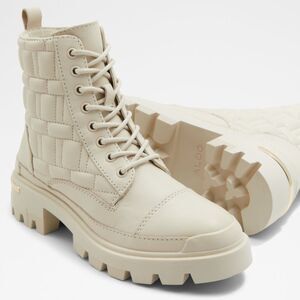 ALDO Cream Quilted Lace-Up Combat Boots Size 8 NIB / Chunky Lug Sole Boots